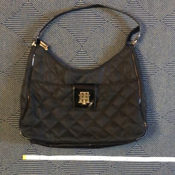 Tommy Hilfiger Bag Black Purse One-Strap Quilted Pattern Material - Picture 10 of 11